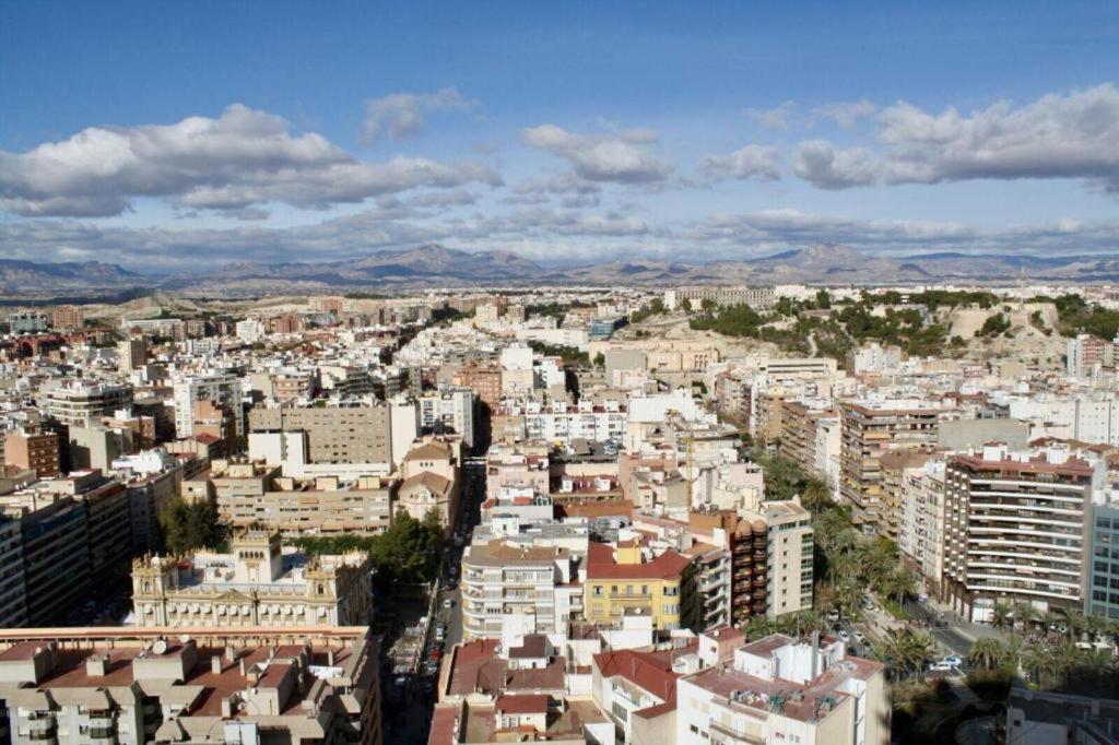 Incredible Apartment Alicante Bagian luar foto